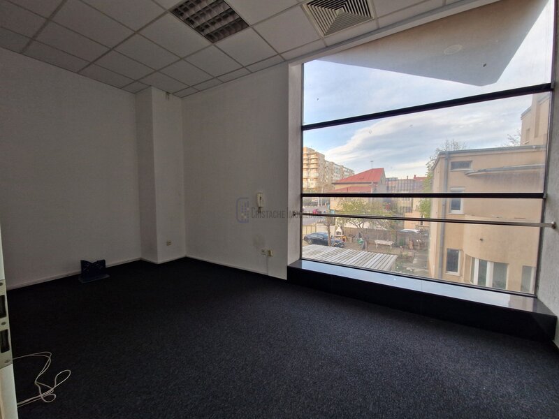 Spatiu comercial stradal 265 mp, Calea Serban Voda 209 (etj.1 bl. BCR)_metrou