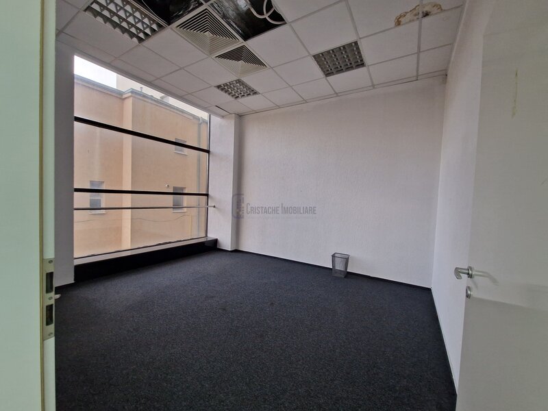 Spatiu comercial stradal 265 mp, Calea Serban Voda 209 (etj.1 bl. BCR)_metrou