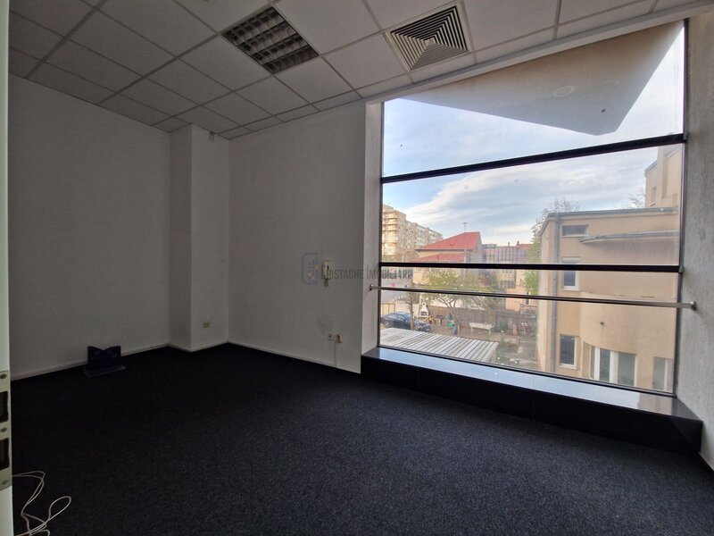 Spatiu comercial stradal 265 mp, Calea Serban Voda 209 (etj.1 bl. BCR)_metrou