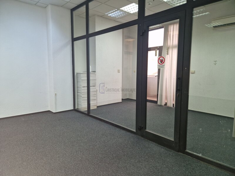 Spatiu comercial stradal 265 mp, Calea Serban Voda 209 (etj.1 bl. BCR)_metrou