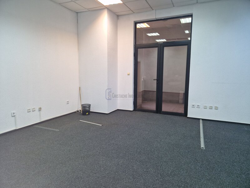 Spatiu comercial stradal 265 mp, Calea Serban Voda 209 (etj.1 bl. BCR)_metrou